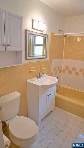 401 Undercliff Avenue, Edgewater, NJ 07020