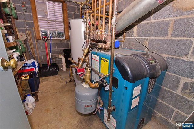 401 Undercliff Avenue, Edgewater, NJ 07020