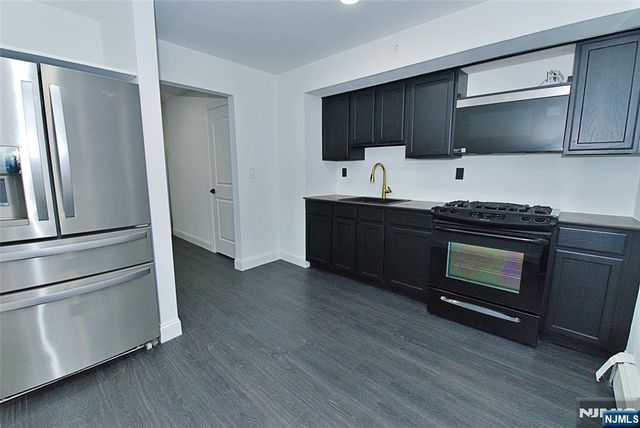 401 Undercliff Avenue, Edgewater, NJ 07020