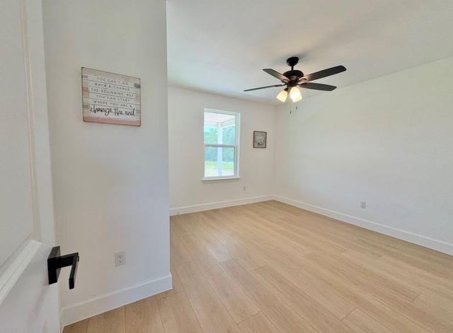 1300 Private Road 7037, Lexington, TX 78947