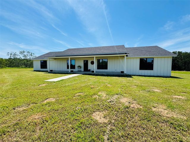 1300 Private Road 7037, Lexington, TX 78947