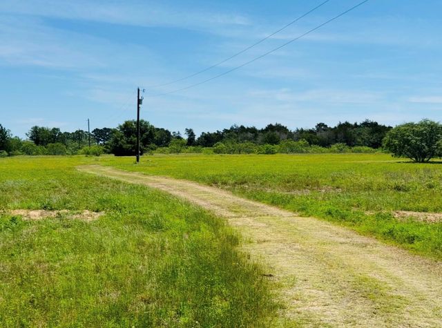 1300 Private Road 7037, Lexington, TX 78947