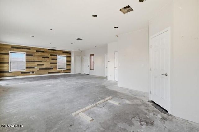 1030 E ODEUM Lane, Phoenix, AZ 85040