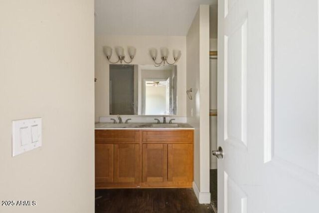 1030 E ODEUM Lane, Phoenix, AZ 85040