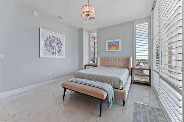 1 Water Club Way 1704, North Palm Beach, FL 33408