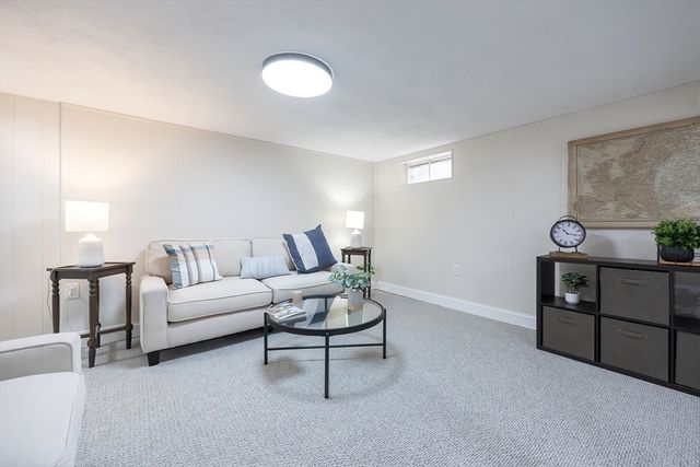 55 Highland Ave, Taunton, MA 02780