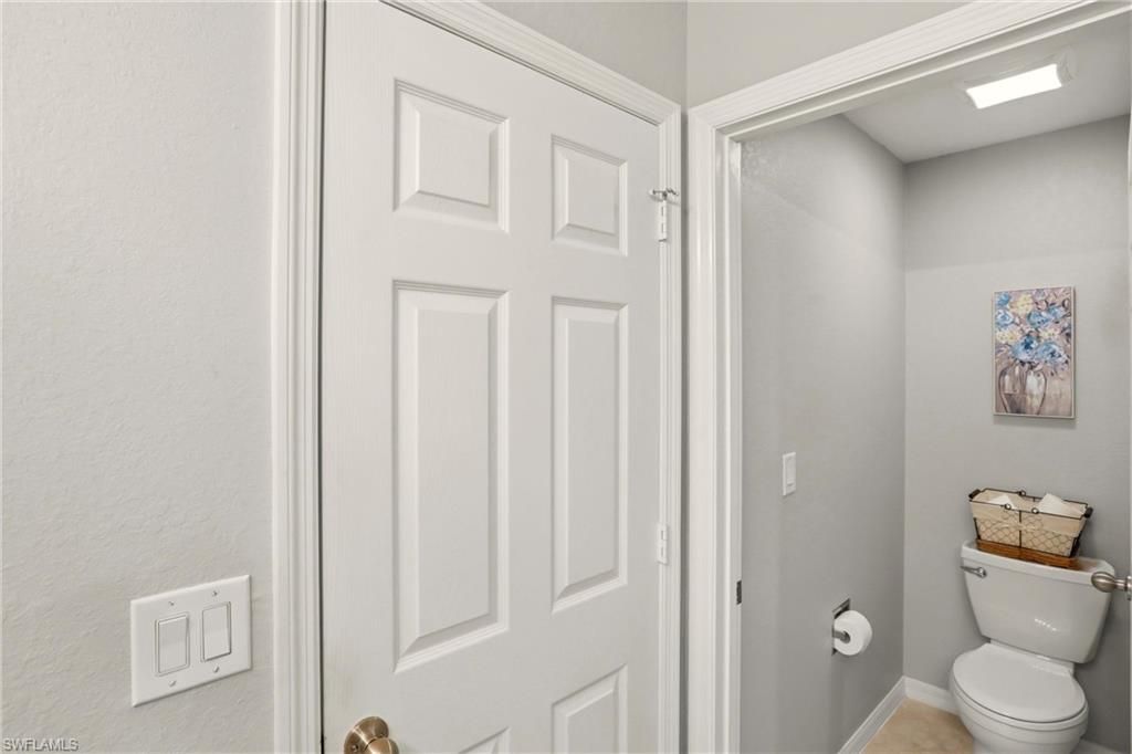 Image 14 of property listing at 214 NE 24th TER, Cape Coral, FL 33909