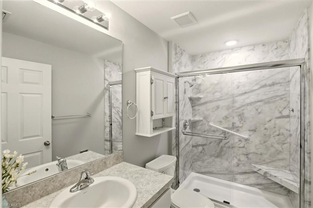 Image 18 of property listing at 214 NE 24th TER, Cape Coral, FL 33909