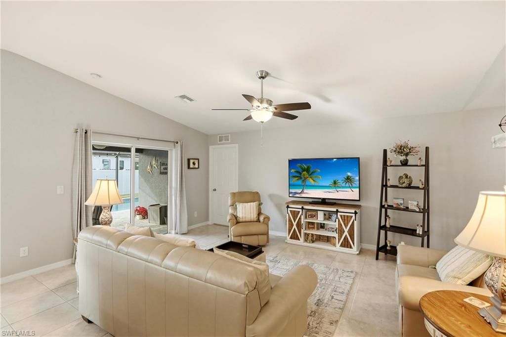 Image 5 of property listing at 214 NE 24th TER, Cape Coral, FL 33909