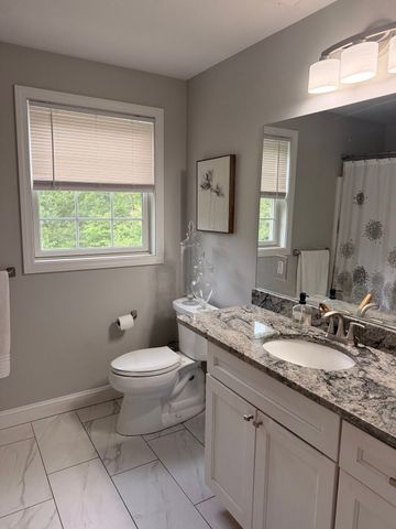 33 Ledgewood Cir, Attleboro, MA 02703