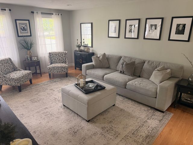 33 Ledgewood Cir, Attleboro, MA 02703