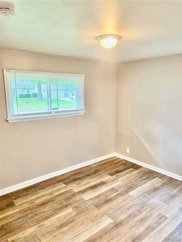 1020 Farmview Drive, Unincorporated, MO 63138