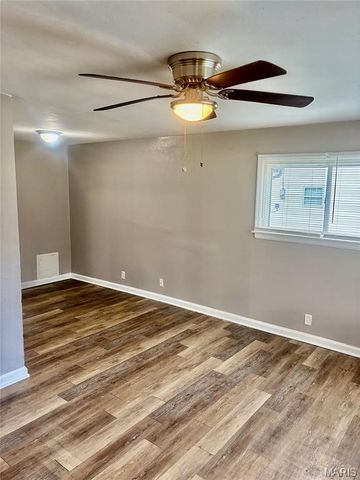 1020 Farmview Drive, Unincorporated, MO 63138