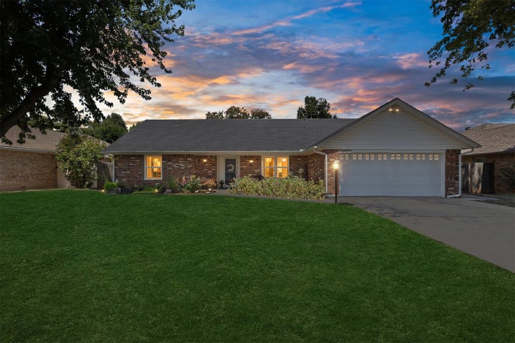 10037 Saint Helens Drive, Yukon, OK 73099