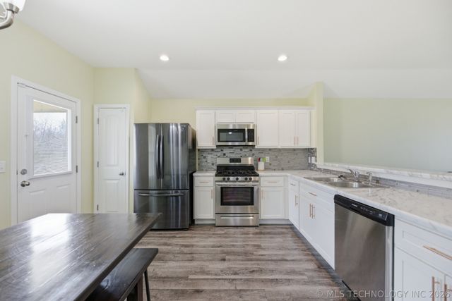 14145 S 298th East Avenue, Coweta, OK 74429