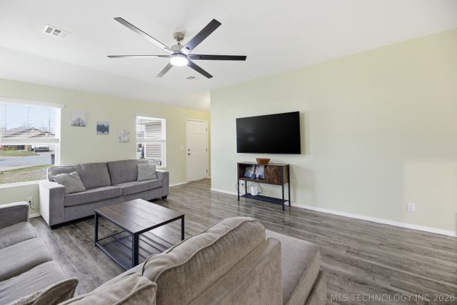 14145 S 298th East Avenue, Coweta, OK 74429