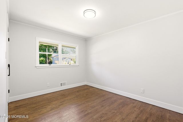 7 Cathedral Drive, Lakewood, NJ 08701