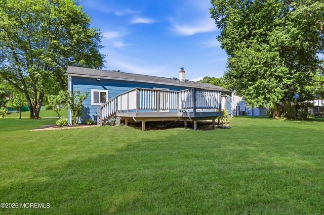 7 Cathedral Drive, Lakewood, NJ 08701