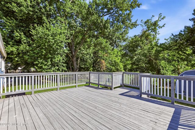 7 Cathedral Drive, Lakewood, NJ 08701
