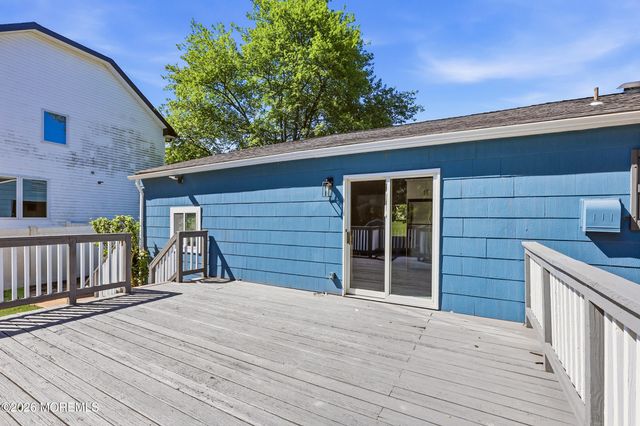 7 Cathedral Drive, Lakewood, NJ 08701