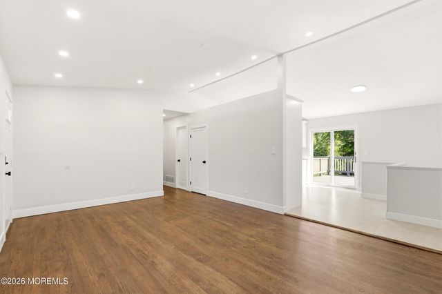 7 Cathedral Drive, Lakewood, NJ 08701