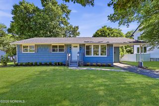 7 Cathedral Drive, Lakewood, NJ 08701