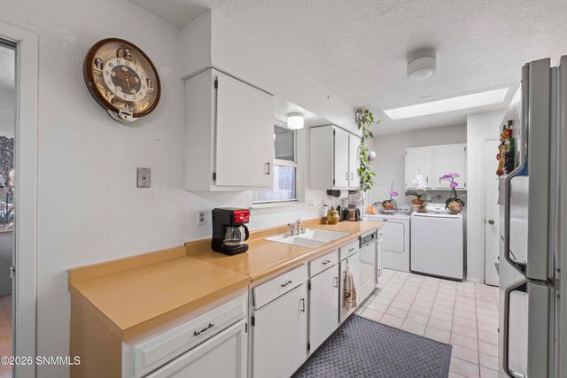 1212 Ash Avenue, Las Cruces, NM 88001