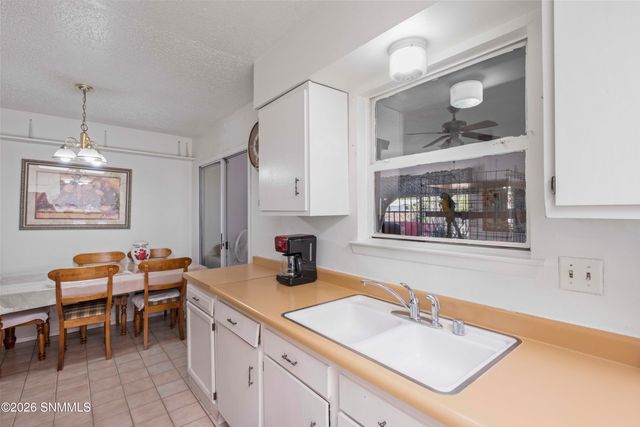 1212 Ash Avenue, Las Cruces, NM 88001