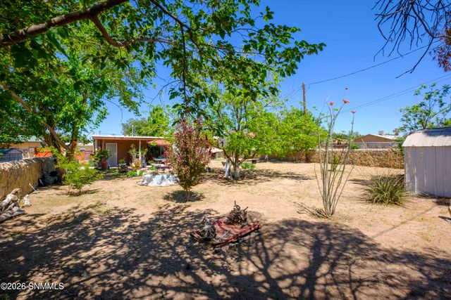 1212 Ash Avenue, Las Cruces, NM 88001