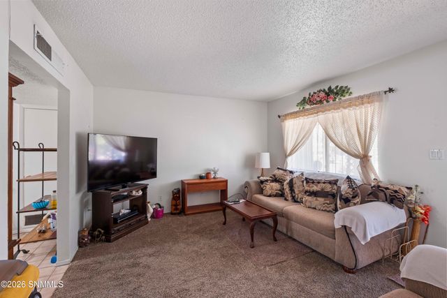 1212 Ash Avenue, Las Cruces, NM 88001