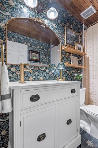 933 Baintree Lane, Ballwin, MO 63011