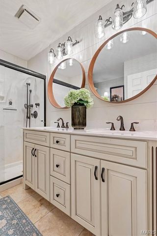 933 Baintree Lane, Ballwin, MO 63011