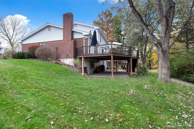 933 Baintree Lane, Ballwin, MO 63011