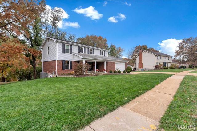 933 Baintree Lane, Ballwin, MO 63011