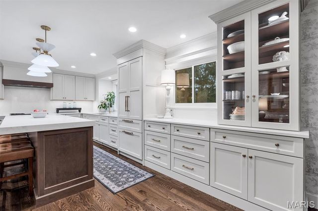 933 Baintree Lane, Ballwin, MO 63011