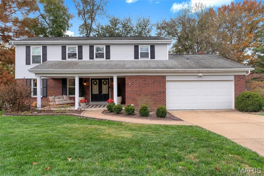 933 Baintree Lane, Ballwin, MO 63011