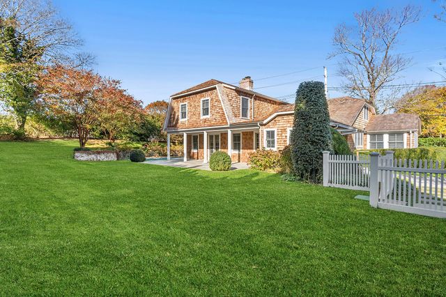 11 Buell Lane Extension, East Hampton, NY 11937