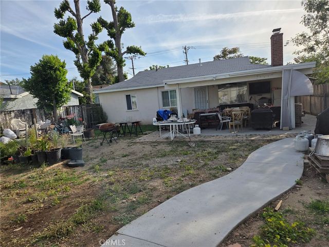 25074 Walnut, Newhall, CA 91321