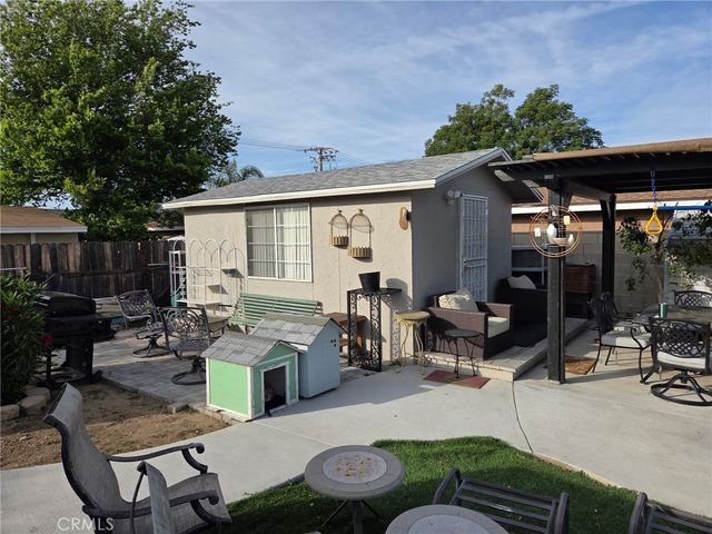 25074 Walnut, Newhall, CA 91321