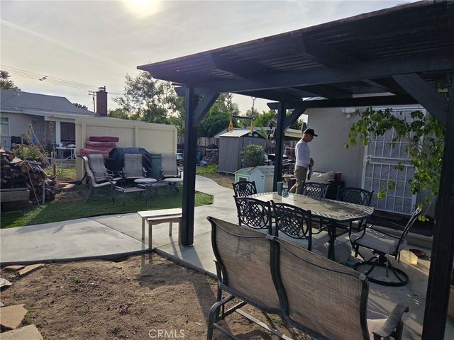 25074 Walnut, Newhall, CA 91321