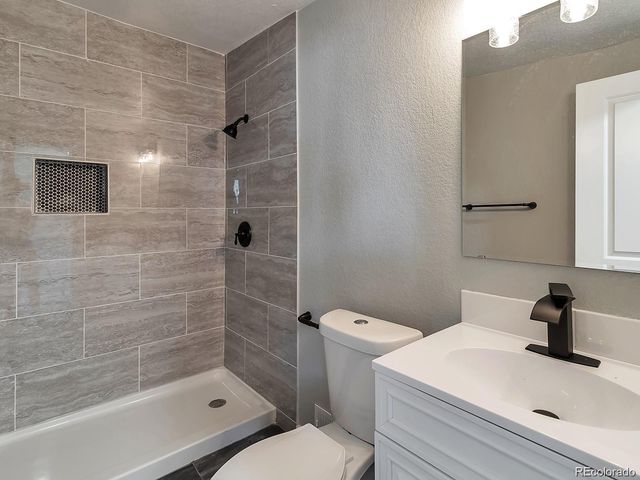 1655 Oakland Street, Aurora, CO 80010