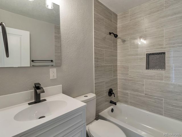 1655 Oakland Street, Aurora, CO 80010