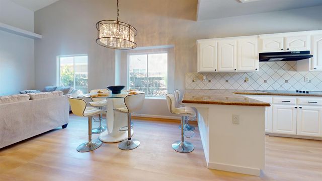 2944 E Christopher Drive, Fresno, CA 93720