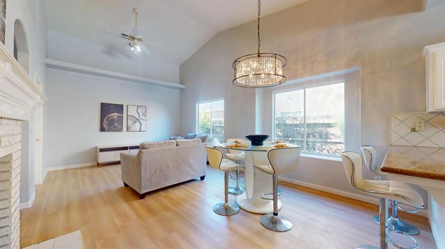 2944 E Christopher Drive, Fresno, CA 93720