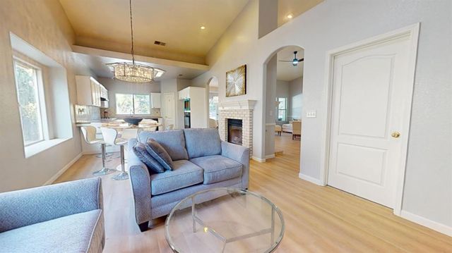 2944 E Christopher Drive, Fresno, CA 93720