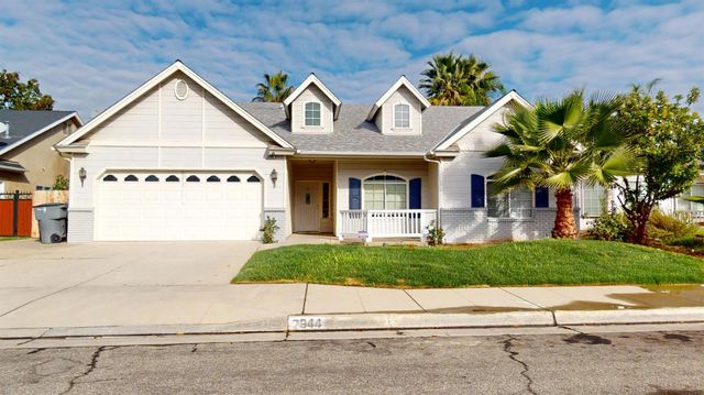 2944 E Christopher Drive, Fresno, CA 93720