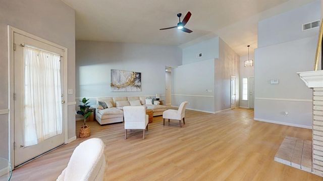 2944 E Christopher Drive, Fresno, CA 93720