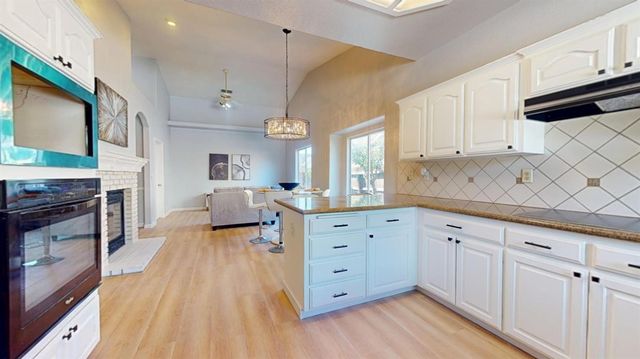 2944 E Christopher Drive, Fresno, CA 93720