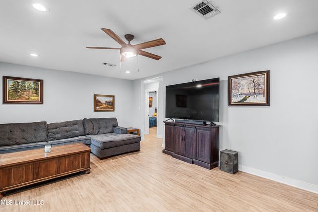 31 Go Go Road, Poplarville, MS 39470