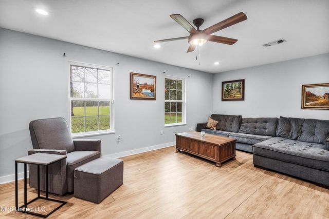 31 Go Go Road, Poplarville, MS 39470